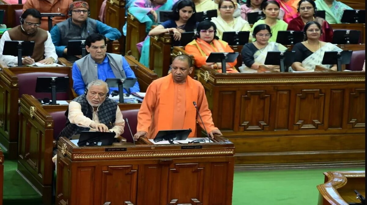 Year Ender 2023: UP में कानून व्यवस्था में सुधार, माफिया मुक्ति की दिशा में कदम बढ़ाते हुए 60,000 से अधिक कांस्टेबल की भर्ती प्रक्रिया शुरू