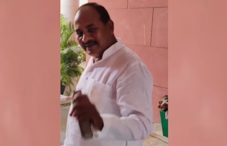 UP विधान परिषद उपचुनाव: BJP प्रत्याशी दारा सिंह चौहान ने नामांकन दाखिल किया