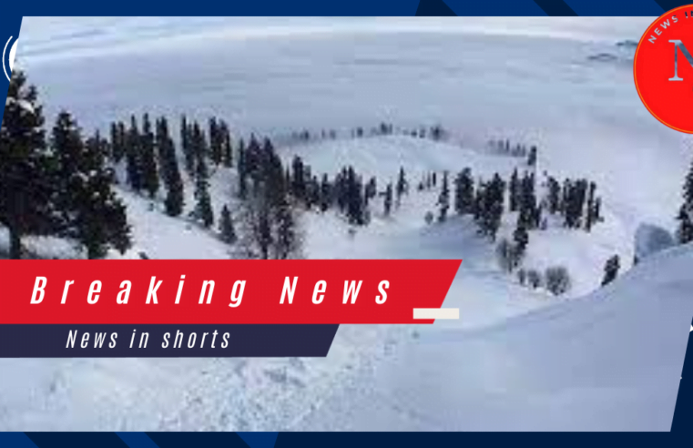 Jammu and Kashmir Snow fall से उड़ान परिचालन बाधित